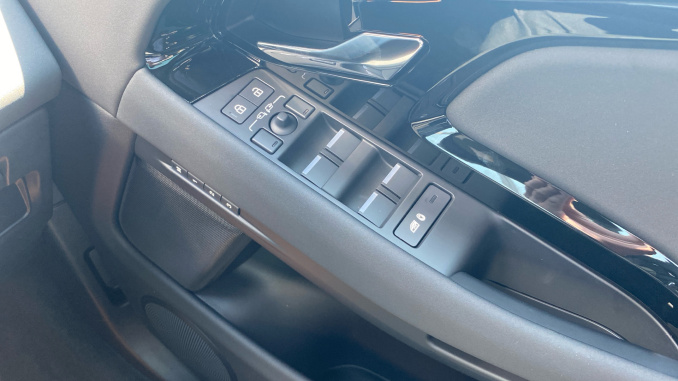Land Rover Range Rover Evoque 2.0 D200 Hoxton Edition 5dr Auto Diesel Hatchback - Image 39